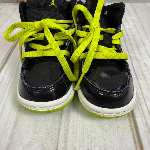 jordan 1 mid black cyber toddler shoes 6C - Picture 4 of 6